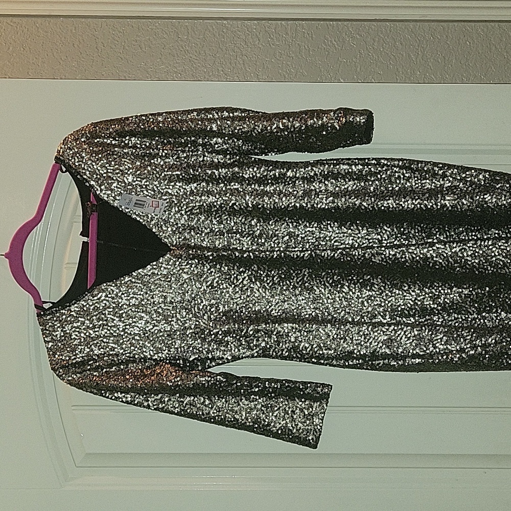 Dress - Picture 3 of 3